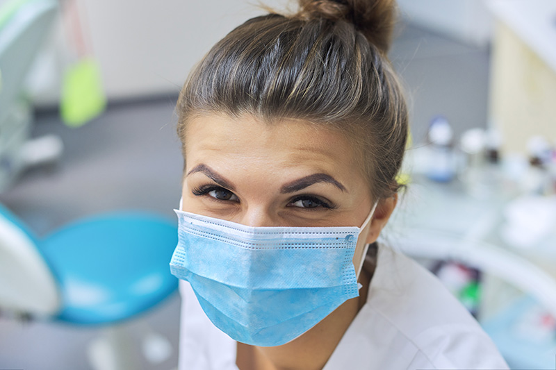 woman wearing face mask